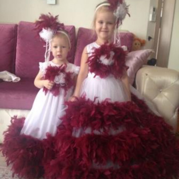 Luxury WOW Dress with Feather Boa & Train