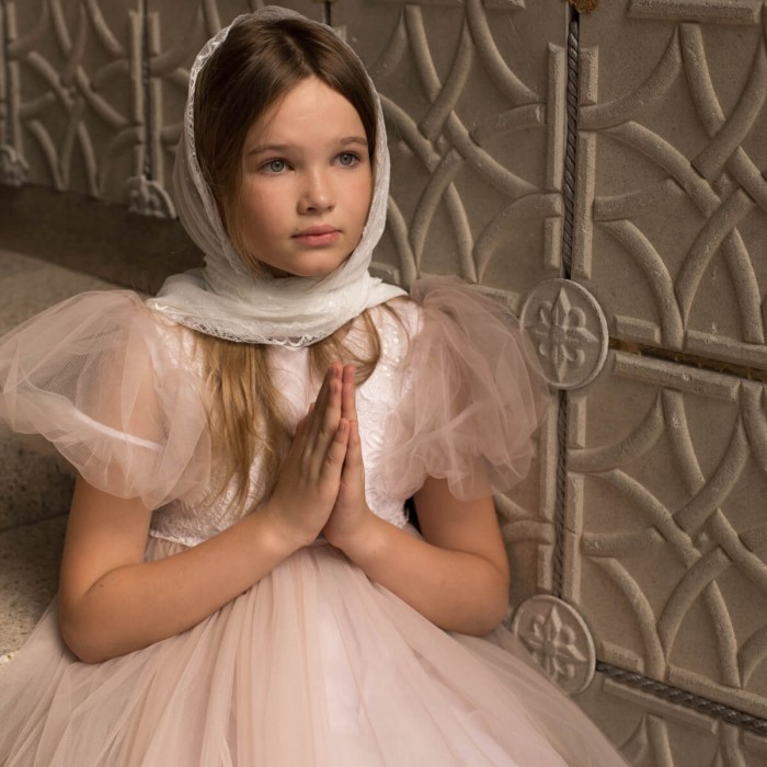 SOPHIE Triangle-shaped Mantilla Veil for Girls