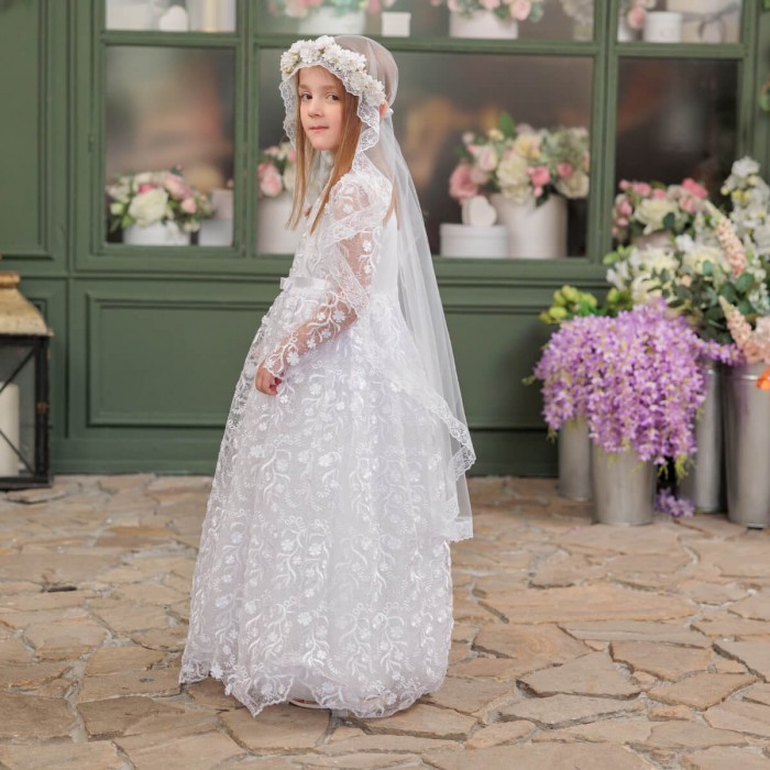 White Flowers Wreath Communion Vei