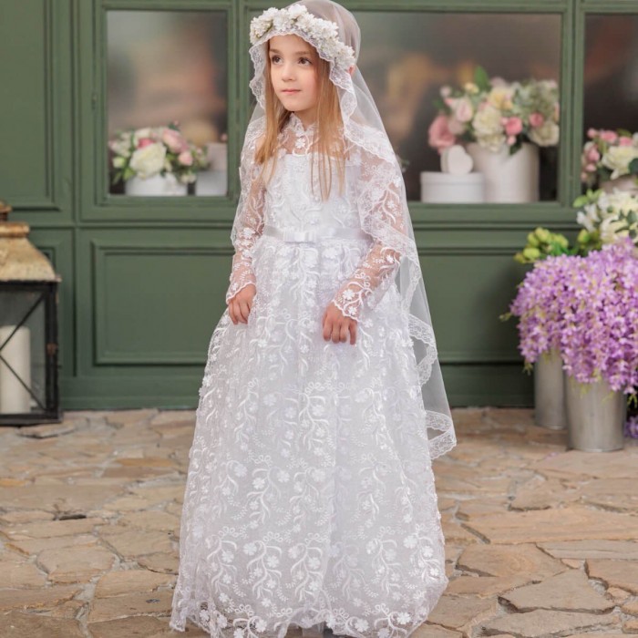 White Flowers Wreath Communion Vei